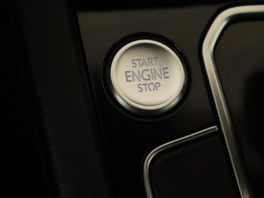 Volkswagen Passat 1.5 TSI Elegance Business R | Leder/Alcantara | Keyless | Stoelverwarming | Carplay | Navigatie |... ActivLease financial lease