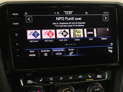 Volkswagen Passat 1.5 TSI Elegance Business R | Leder/Alcantara | Keyless | Stoelverwarming | Carplay | Navigatie |... ActivLease financial lease