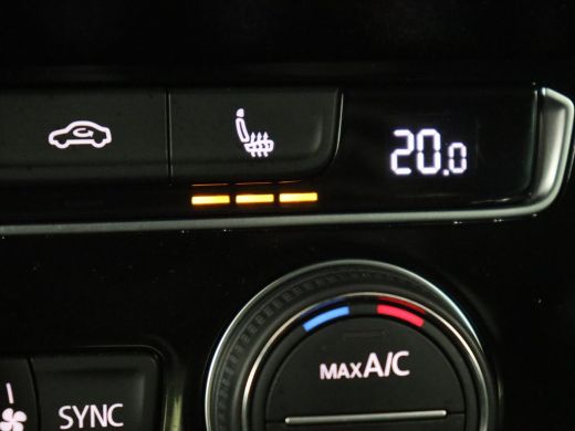 Volkswagen Passat 1.5 TSI Elegance Business R | Leder/Alcantara | Keyless | Stoelverwarming | Carplay | Navigatie |... ActivLease financial lease