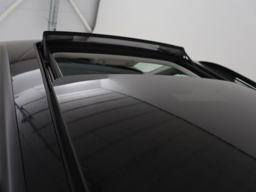 Volkswagen Tiguan 1.4 TSI eHybrid R-Line Business | Panoramadak | Trekhaak | Stoelverwarming | head-up display | Ca... ActivLease financial lease