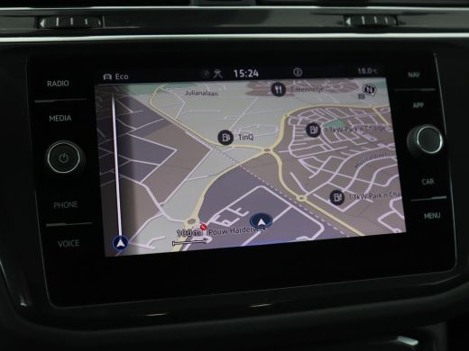 Volkswagen Tiguan 1.4 TSI eHybrid R-Line Business | Panoramadak | Trekhaak | Stoelverwarming | head-up display | Ca... ActivLease financial lease