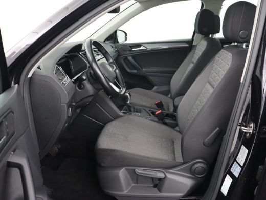 Volkswagen Tiguan 1.4 TSI eHybrid R-Line Business | Panoramadak | Trekhaak | Stoelverwarming | head-up display | Ca... ActivLease financial lease