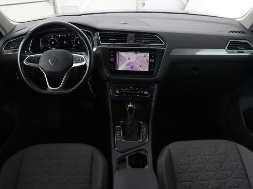 Volkswagen Tiguan 1.4 TSI eHybrid R-Line Business | Panoramadak | Trekhaak | Stoelverwarming | head-up display | Ca... ActivLease financial lease