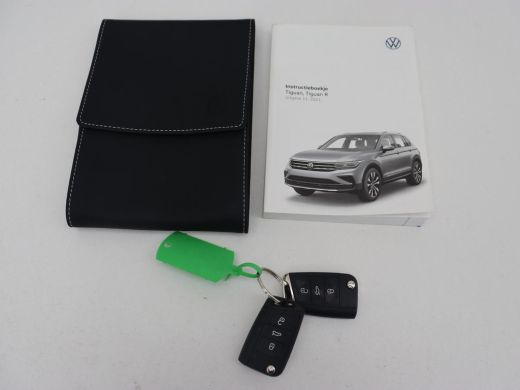 Volkswagen Tiguan 1.5 TSI R-Line | Camera | Matrix LED | Adaptive cruise | Carplay | Navigatie | Keyless | 19'' | V... ActivLease financial lease