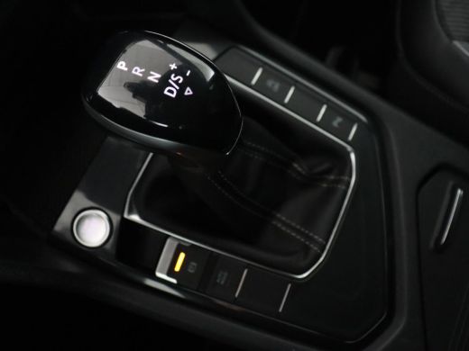 Volkswagen Tiguan 1.5 TSI R-Line | Camera | Matrix LED | Adaptive cruise | Carplay | Navigatie | Keyless | 19'' | V... ActivLease financial lease