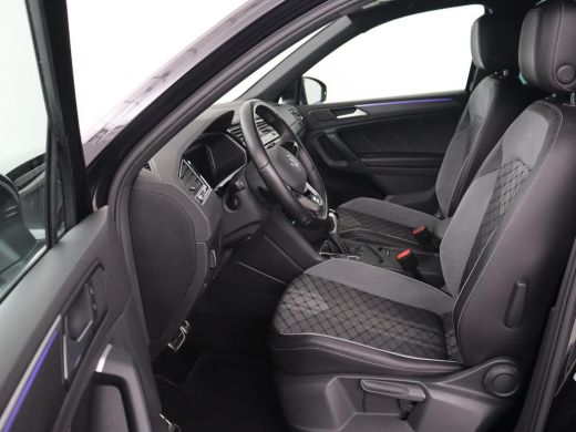 Volkswagen Tiguan 1.5 TSI R-Line | Camera | Matrix LED | Adaptive cruise | Carplay | Navigatie | Keyless | 19'' | V... ActivLease financial lease