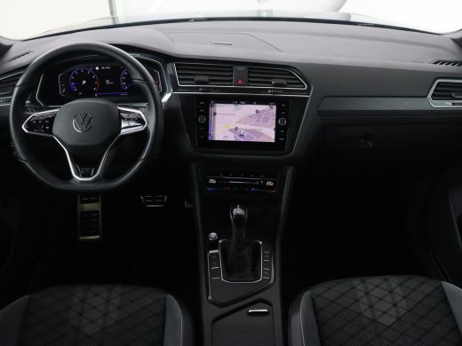 Volkswagen Tiguan 1.5 TSI R-Line | Camera | Matrix LED | Adaptive cruise | Carplay | Navigatie | Keyless | 19'' | V... ActivLease financial lease