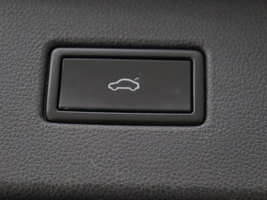 Volkswagen Tiguan 1.5 TSI R Line | Panoramadak | Trekhaak | Stoelverwarming | Camera | Adaptive cruise | Virtual Co... ActivLease financial lease