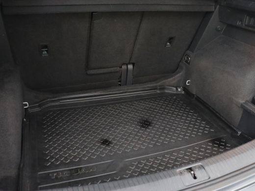 Volkswagen Tiguan 1.5 TSI R Line | Panoramadak | Trekhaak | Stoelverwarming | Camera | Adaptive cruise | Virtual Co... ActivLease financial lease