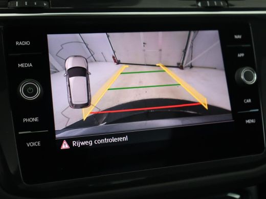 Volkswagen Tiguan 1.5 TSI R Line | Panoramadak | Trekhaak | Stoelverwarming | Camera | Adaptive cruise | Virtual Co... ActivLease financial lease