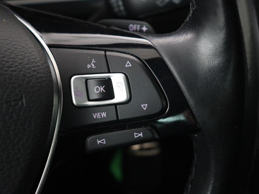 Volkswagen Tiguan 1.5 TSI R Line | Panoramadak | Trekhaak | Stoelverwarming | Camera | Adaptive cruise | Virtual Co... ActivLease financial lease