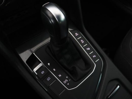 Volkswagen Tiguan 1.5 TSI R Line | Panoramadak | Trekhaak | Stoelverwarming | Camera | Adaptive cruise | Virtual Co... ActivLease financial lease