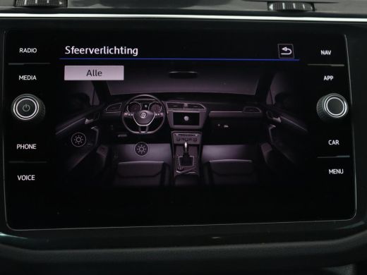 Volkswagen Tiguan 1.5 TSI R Line | Panoramadak | Trekhaak | Stoelverwarming | Camera | Adaptive cruise | Virtual Co... ActivLease financial lease