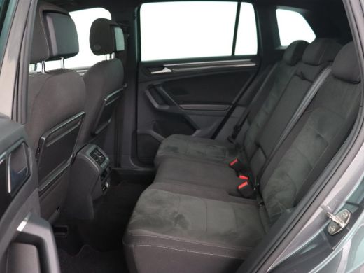 Volkswagen Tiguan 1.5 TSI R Line | Panoramadak | Trekhaak | Stoelverwarming | Camera | Adaptive cruise | Virtual Co... ActivLease financial lease