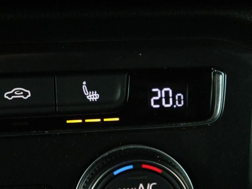 Volkswagen Tiguan 1.5 TSI R Line | Panoramadak | Trekhaak | Stoelverwarming | Camera | Adaptive cruise | Virtual Co... ActivLease financial lease