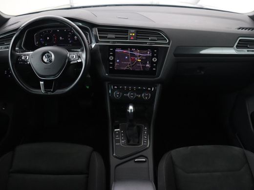 Volkswagen Tiguan 1.5 TSI R Line | Panoramadak | Trekhaak | Stoelverwarming | Camera | Adaptive cruise | Virtual Co... ActivLease financial lease