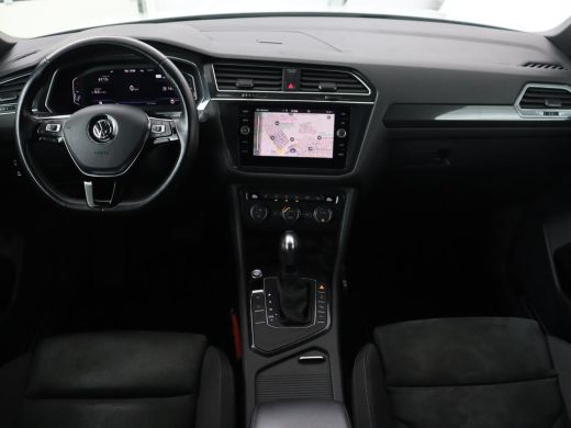 Volkswagen Tiguan Allspace 1.5 TSI R Line 7-Persoons | Panoramadak | Stoelverwarming | Trekhaak | Massage | Keyless | 19'' |... ActivLease financial lease
