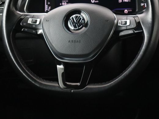 Volkswagen Tiguan Allspace 1.5 TSI R Line 7-Persoons | Panoramadak | Stoelverwarming | Trekhaak | Massage | Keyless | 19'' |... ActivLease financial lease