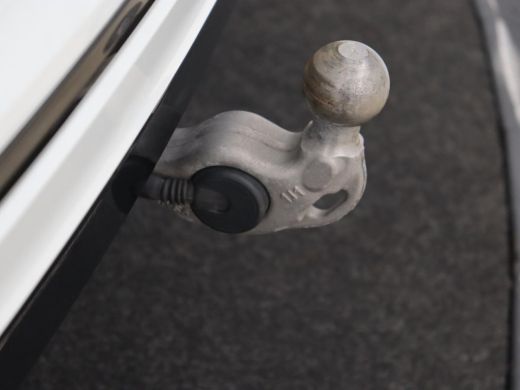 Volkswagen Tiguan Allspace 1.5 TSI R Line 7-Persoons | Panoramadak | Stoelverwarming | Trekhaak | Massage | Keyless | 19'' |... ActivLease financial lease