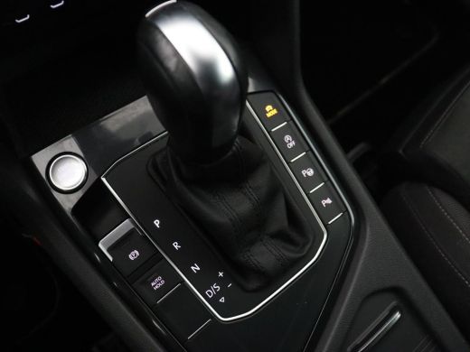 Volkswagen Tiguan Allspace 1.5 TSI R Line 7-Persoons | Panoramadak | Stoelverwarming | Trekhaak | Massage | Keyless | 19'' |... ActivLease financial lease