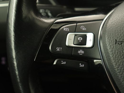 Volkswagen Tiguan Allspace 1.5 TSI R Line | Stoelverwarming | Camera | Adaptive cruise | Carplay | Navigatie | Full LED | 20... ActivLease financial lease