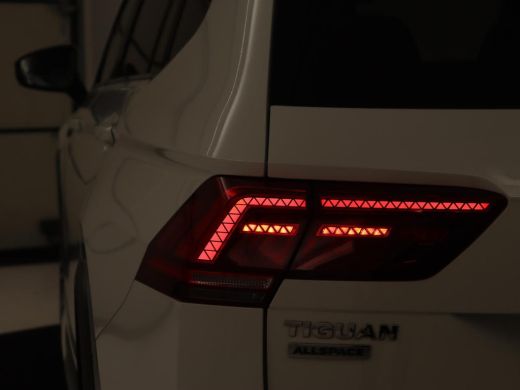 Volkswagen Tiguan Allspace 1.5 TSI R Line | Stoelverwarming | Camera | Adaptive cruise | Carplay | Navigatie | Full LED | 20... ActivLease financial lease