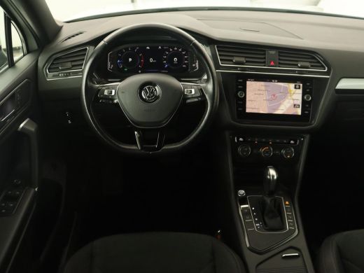 Volkswagen Tiguan Allspace 1.5 TSI R Line | Stoelverwarming | Camera | Adaptive cruise | Carplay | Navigatie | Full LED | 20... ActivLease financial lease