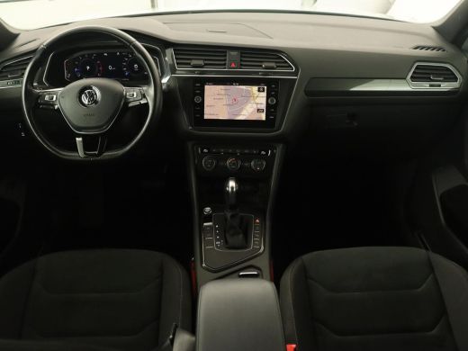 Volkswagen Tiguan Allspace 1.5 TSI R Line | Stoelverwarming | Camera | Adaptive cruise | Carplay | Navigatie | Full LED | 20... ActivLease financial lease