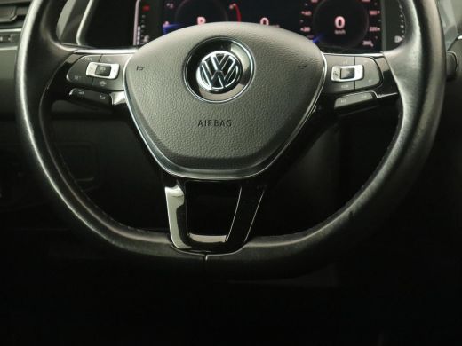 Volkswagen Tiguan Allspace 1.5 TSI R Line | Stoelverwarming | Camera | Adaptive cruise | Carplay | Navigatie | Full LED | 20... ActivLease financial lease