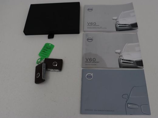 Volvo  V60 Cross Country 2.0 T5 AWD Pro | Stoelventilatie | Massage | Massage | Trekhaak | Adaptive cruise |... ActivLease financial lease