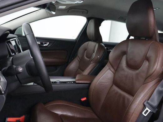 Volvo  V60 Cross Country 2.0 T5 AWD Pro | Stoelventilatie | Massage | Massage | Trekhaak | Adaptive cruise |... ActivLease financial lease