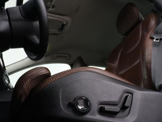 Volvo  V60 Cross Country 2.0 T5 AWD Pro | Stoelventilatie | Massage | Massage | Trekhaak | Adaptive cruise |... ActivLease financial lease