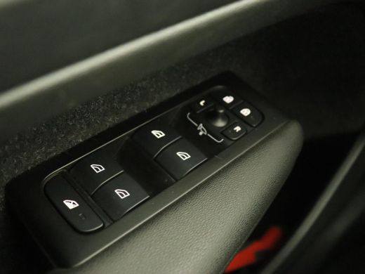 Volvo  XC40 1.5 T4 Recharge Inscription Expression | Trekhaak | Carplay | Navigatie | Climate control | Parke... ActivLease financial lease