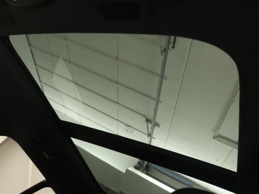 Volvo  XC40 2.0 T5 R Design Luxury Line | Panoramadak | Adaptive cruise | 360 Camera | Stoel & stuurverwarmin... ActivLease financial lease