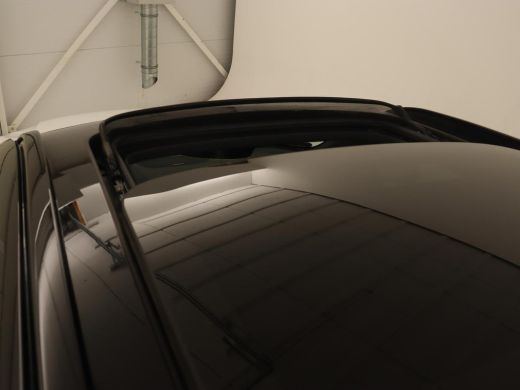 Volvo  XC40 2.0 T5 R Design Luxury Line | Panoramadak | Adaptive cruise | 360 Camera | Stoel & stuurverwarmin... ActivLease financial lease