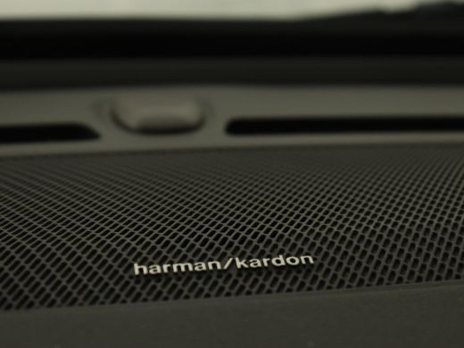 Volvo  XC40 2.0 T5 R Design Luxury Line | Panoramadak | Adaptive cruise | 360 Camera | Stoel & stuurverwarmin... ActivLease financial lease