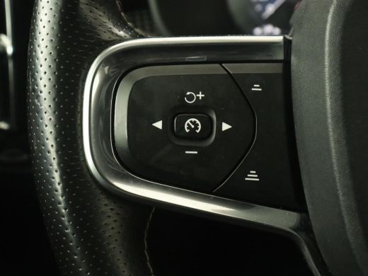 Volvo  XC40 2.0 T5 R Design Luxury Line | Panoramadak | Adaptive cruise | 360 Camera | Stoel & stuurverwarmin... ActivLease financial lease