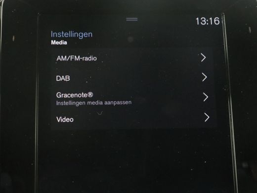 Volvo  XC40 2.0 T5 R Design Luxury Line | Panoramadak | Adaptive cruise | 360 Camera | Stoel & stuurverwarmin... ActivLease financial lease