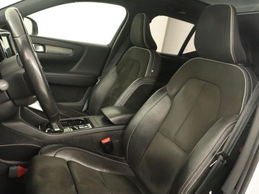 Volvo  XC40 2.0 T5 R Design Luxury Line | Panoramadak | Adaptive cruise | 360 Camera | Stoel & stuurverwarmin... ActivLease financial lease