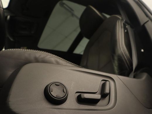 Volvo  XC40 2.0 T5 R Design Luxury Line | Panoramadak | Adaptive cruise | 360 Camera | Stoel & stuurverwarmin... ActivLease financial lease