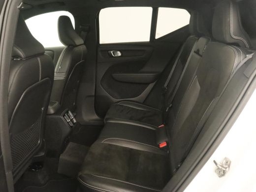 Volvo  XC40 2.0 T5 R Design Luxury Line | Panoramadak | Adaptive cruise | 360 Camera | Stoel & stuurverwarmin... ActivLease financial lease