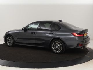 BMW 3 Serie 320e Sport Line | Leder | Stoelverwarming | Camera | Sportstoelen | Live Cockpit | Carplay | Navi...