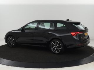 Skoda Octavia 1.4 TSI PHEV Business Edition | Adaptive cruise | Carplay | Stuurverwarming | Navigatie | Parkeer...
