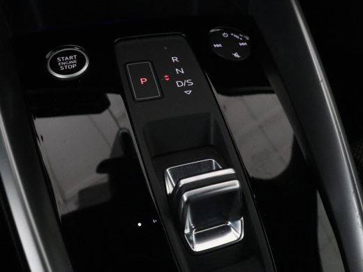 Audi A3 30 TFSI edition one | Stoelverwarming | Matrix LED | Virtual Cockpit | Carplay | Half leder | Nav... ActivLease financial lease