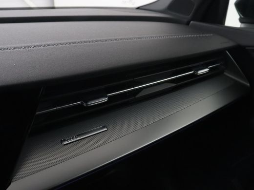 Audi A3 30 TFSI edition one | Stoelverwarming | Matrix LED | Virtual Cockpit | Carplay | Half leder | Nav... ActivLease financial lease