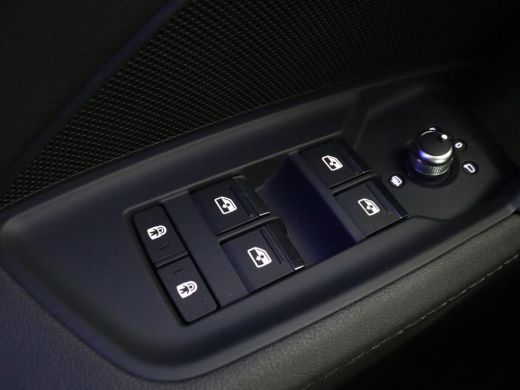 Audi A3 30 TFSI edition one | Stoelverwarming | Matrix LED | Virtual Cockpit | Carplay | Half leder | Nav... ActivLease financial lease