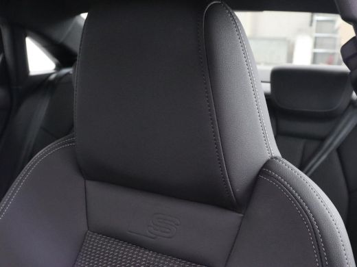 Audi A3 30 TFSI edition one | Stoelverwarming | Matrix LED | Virtual Cockpit | Carplay | Half leder | Nav... ActivLease financial lease