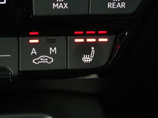 Audi A3 30 TFSI edition one | Stoelverwarming | Matrix LED | Virtual Cockpit | Carplay | Half leder | Nav... ActivLease financial lease