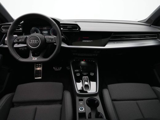 Audi A3 Limousine 35 TFSI S edition Panodak SONOS Ambient lichtpakket verw. voorstoelen Camera ActivLease financial lease