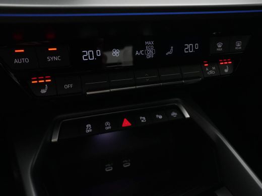 Audi A3 Limousine 35 TFSI S edition Panodak SONOS Ambient lichtpakket verw. voorstoelen Camera ActivLease financial lease